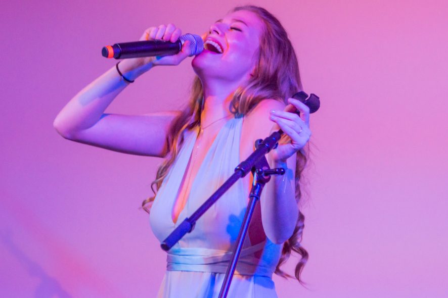 Zoe zu Gast beim 22. Regenbogenball - True my Eyes