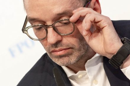 WIEN, ÖSTERREICH - 22. FEBRUAR: Geschäftsführender Klubobmann der FPÖ-Fraktion, Bundesparteiobmann und Abgeordneter zum Nationalrat Herbert Kickl während der Pressekonferenz -Plenarschau und Aktuelles- im FPÖ Medienzentrum am 22. Februar 2022 in Wien, Österreich