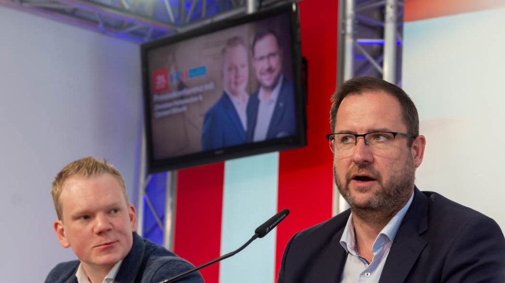WIEN, ÖSTERREICH - 31. MAI: Landesparteiobmann, Klubobmann und Abgeordneter zum Vorarlberger Landtag Christof Bitschi während der Pressekonferenz -Neues aus dem USA-, ÖVP-Korruptions-Untersuchungsausschuss mit dem Schwerpunkt Vorarlberg im FPÖ Medienzentrum am 31. Mai in Wien, Österreich.