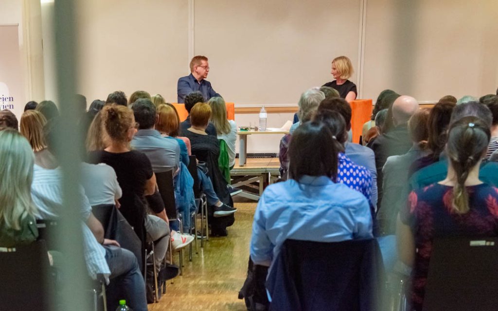 WIEN, ÖSTERREICH - 03. MAI: Ehemaliger Bundesminister für Soziales, Gesundheit, Pflege und Konsumentenschutz und Buchautor Rudolf -Rudi- Anschober bei der Erstpräsentation seines Buches -Pandemia- im Zsolnay Verlag in der Wiener Hauptbücherei am 03. Mai 2022 in Wien, Österreich.