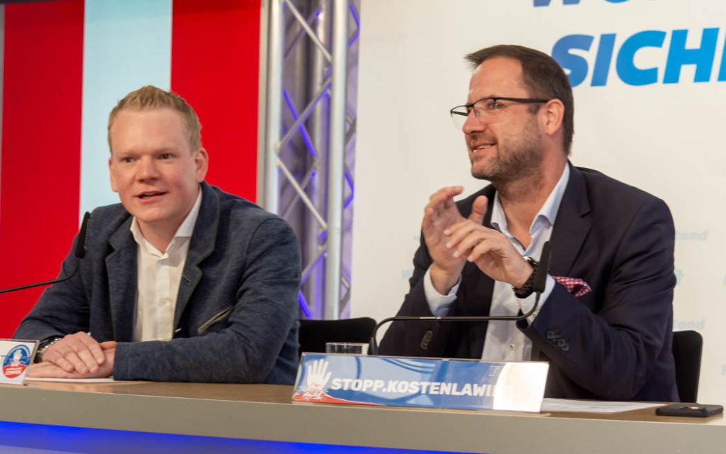 WIEN, ÖSTERREICH - 31. MAI: Landesparteiobmann, Klubobmann und Abgeordneter zum Vorarlberger Landtag Christof Bitschi während der Pressekonferenz -Neues aus dem USA-, ÖVP-Korruptions-Untersuchungsausschuss mit dem Schwerpunkt Vorarlberg im FPÖ Medienzentrum am 31. Mai in Wien, Österreich.