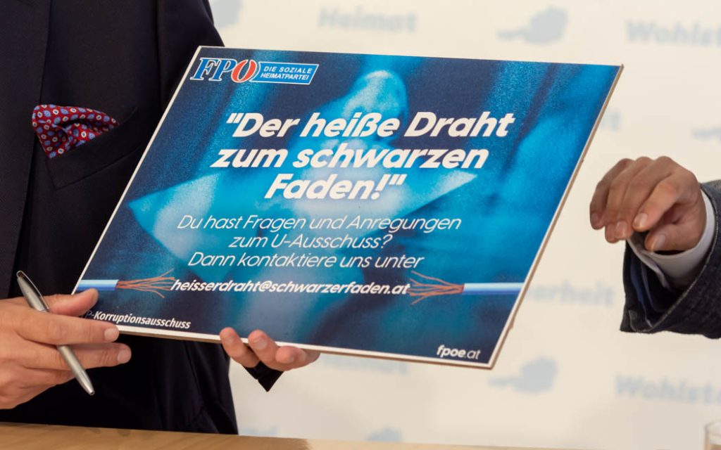 WIEN, ÖSTERREICH - 31. MAI: Landesparteiobmann, Klubobmann und Abgeordneter zum Vorarlberger Landtag Christof Bitschi während der Pressekonferenz -Neues aus dem USA-, ÖVP-Korruptions-Untersuchungsausschuss mit dem Schwerpunkt Vorarlberg im FPÖ Medienzentrum am 31. Mai in Wien, Österreich.